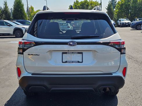 Used 2025 Subaru Forester Premium AWD/4WD image 6