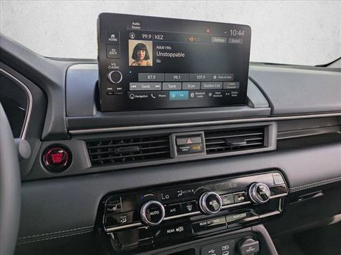 New 2025 Honda Pilot Touring image 12