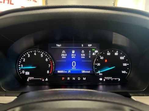 Used 2020 Ford Explorer XLT w/ Comfort Package AWD/4WD image 26