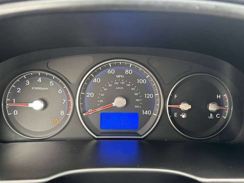 Used 2010 Hyundai Santa Fe GLS image 15