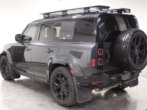 Used 2022 Land Rover Defender 110 X-Dynamic HSE image 3