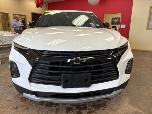 Used 2021 Chevrolet Blazer LT AWD/4WD image 2