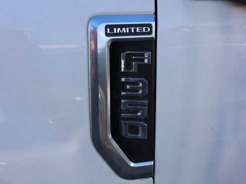 Used 2022 Ford F350 Limited image 10