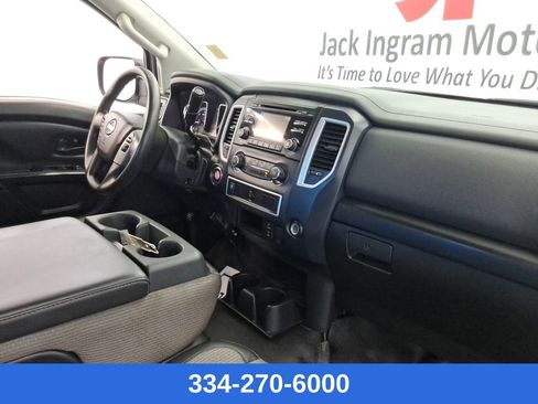 Used 2017 Nissan Titan S image 21
