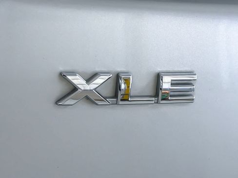 Used 2021 Toyota Prius Prime XLE FWD image 28