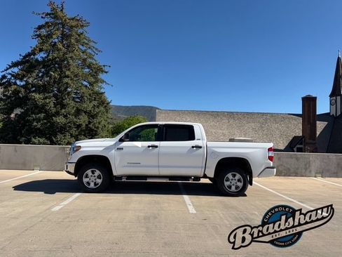 Used 2019 Toyota Tundra SR5 w/ Convenience Package AWD/4WD image 4