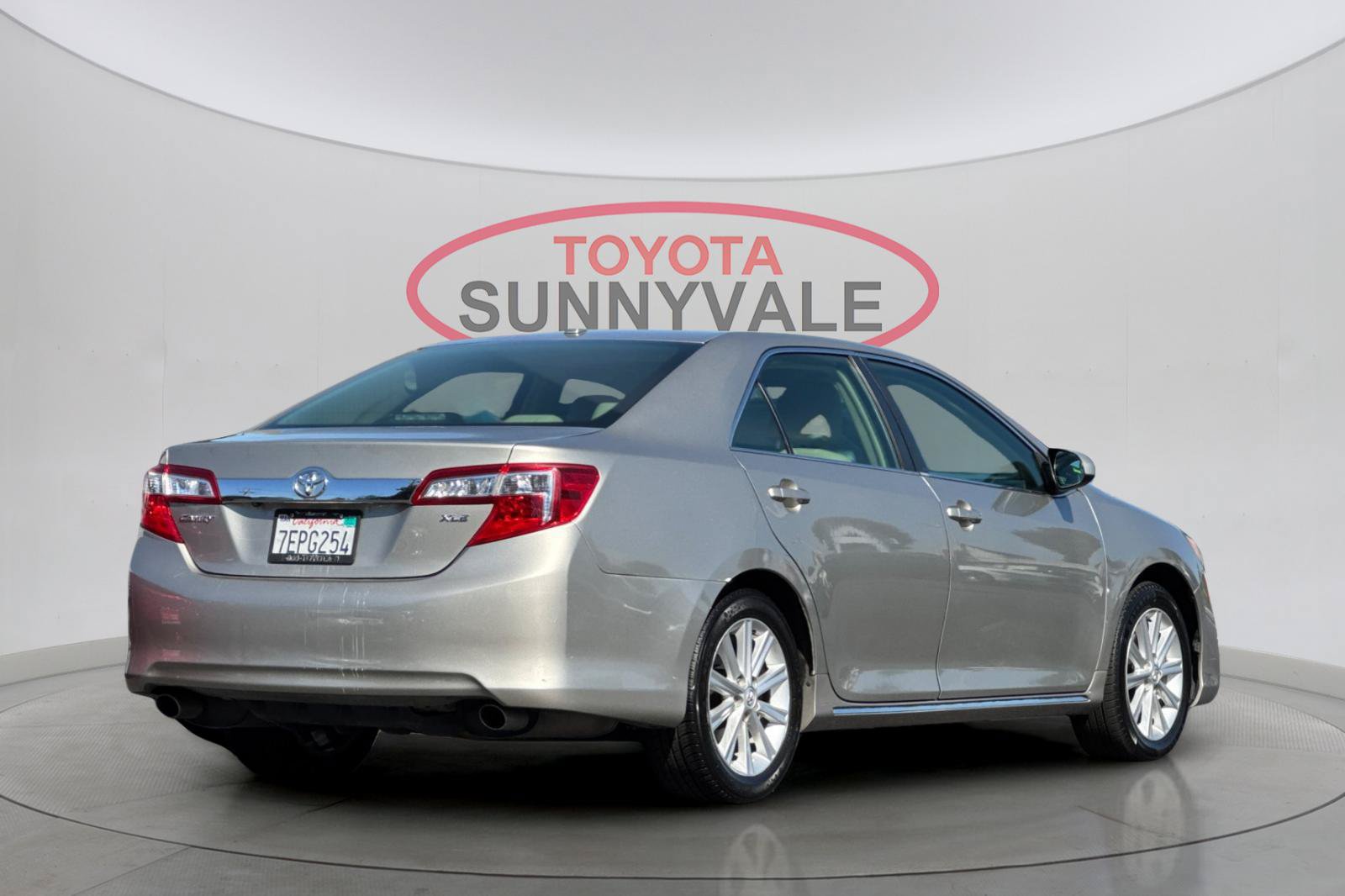 Used 2014 Toyota Camry XLE FWD image 3