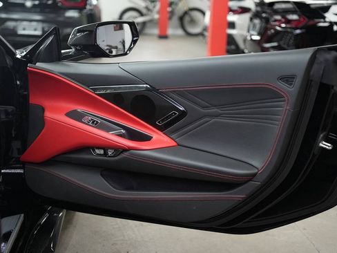 Used 2025 Chevrolet Corvette Z06 w/ Stealth Interior Trim Package RWD image 27