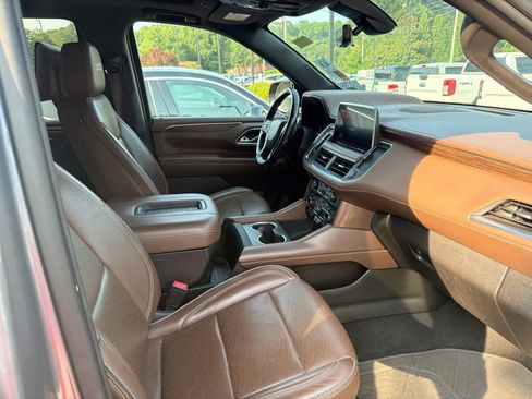 Used 2021 Chevrolet Tahoe High Country AWD/4WD image 3