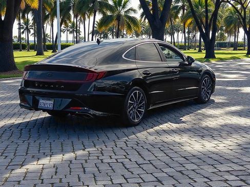 Used 2022 Hyundai Sonata Limited w/ Preferred Accessory Package image 4