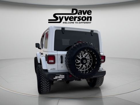 Used 2018 Jeep Wrangler Unlimited Sahara w/ Uconnect 4C Nav & Sound Group AWD/4WD image 6