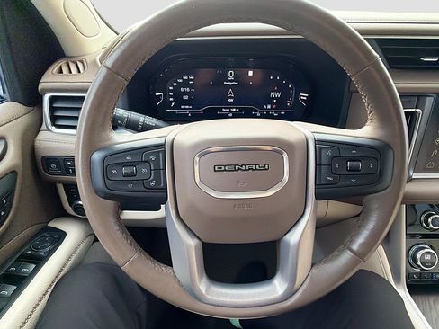 Used 2023 GMC Yukon Denali AWD/4WD image 11