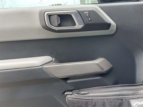 Used 2022 Ford Bronco Badlands w/ Sasquatch Package image 16