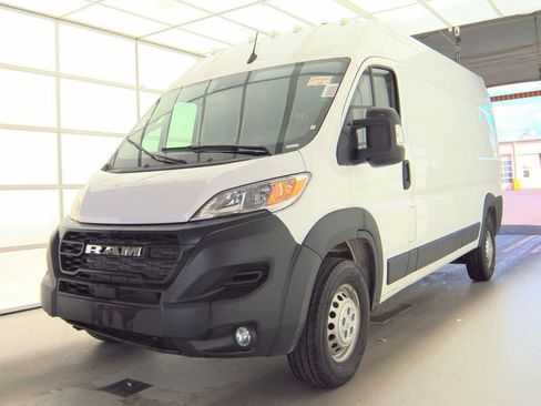 Used 2026 RAM ProMaster 2500 w/ Convenience Group FWD image 11