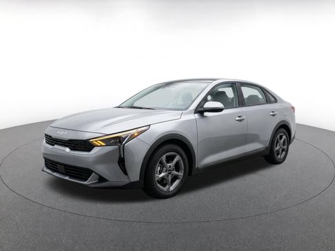 Used 2026 Kia K4 FWD image 3