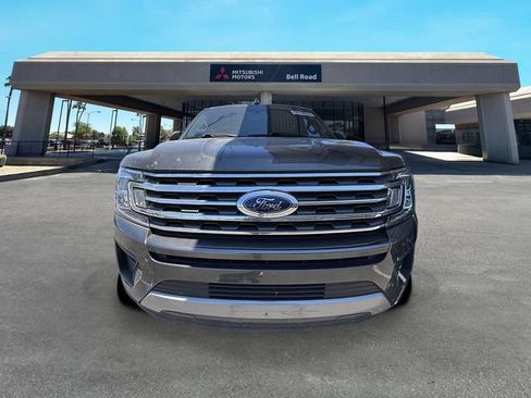 Used 2021 Ford Expedition Max XLT RWD image 2