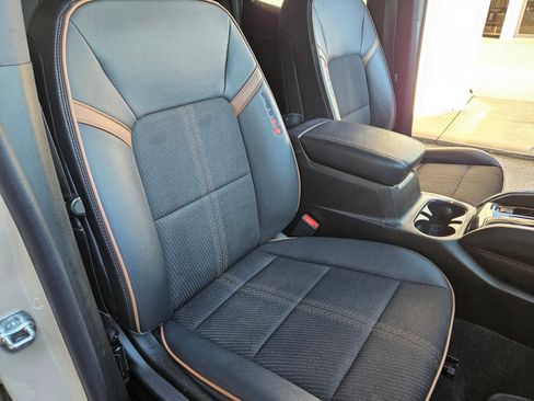 Used 2024 GMC Canyon AT4 w/ Technology Package image 28