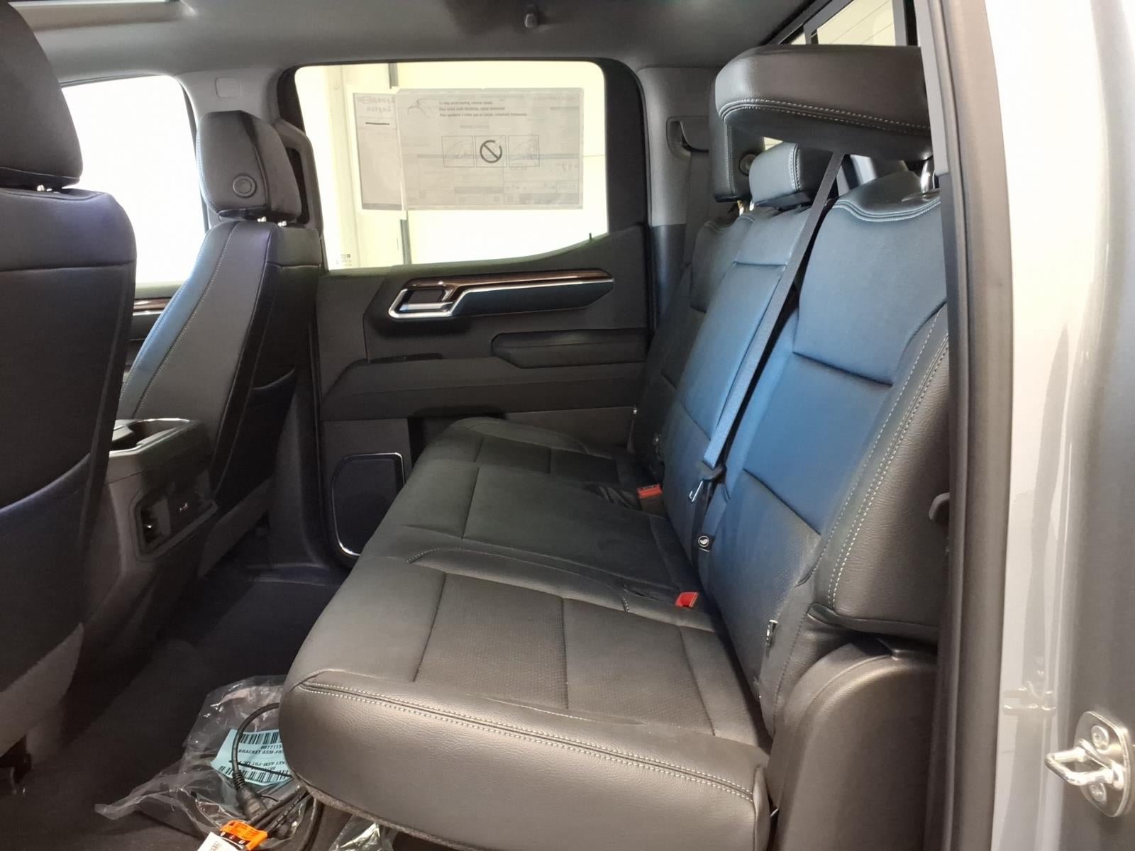 New 2026 Chevrolet Silverado 1500 RST w/ Dark Appearance Package AWD/4WD image 17