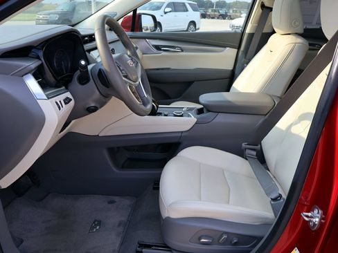 Used 2024 Cadillac XT5 Premium Luxury w/ Technology Package FWD image 18