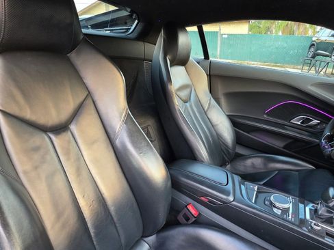 Used 2018 Audi R8 V10 w/ Premium Package image 20