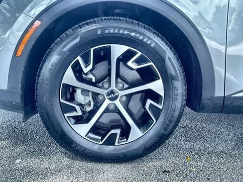 Used 2024 Kia Sportage EX FWD image 11