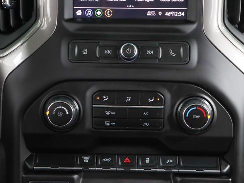 Used 2023 Chevrolet Silverado 2500 Custom w/ Custom Value Package image 21