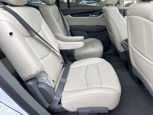 Used 2025 Cadillac XT6 Premium Luxury AWD/4WD image 10
