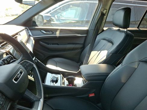 New 2025 Jeep Grand Cherokee Limited w/ Black Appearance Package image 5