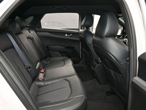 Used 2023 Kia K5 GT-Line image 41