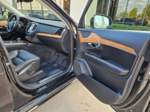 Used 2025 Volvo XC90 B6 Ultra image 29