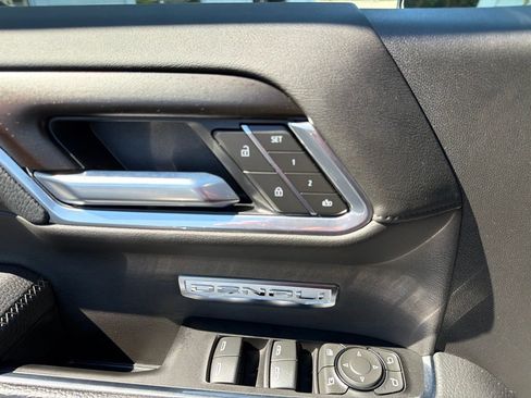 Used 2025 GMC Sierra 1500 Denali AWD/4WD image 10