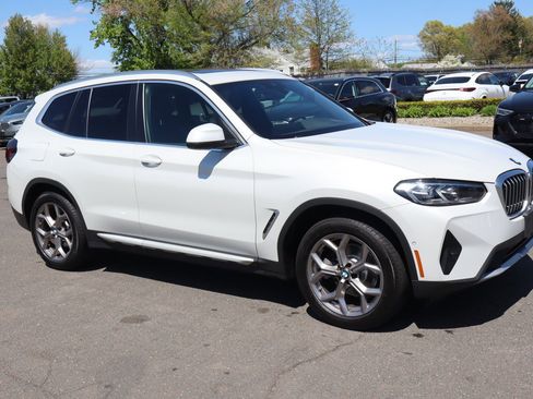 Used 2024 BMW X3 xDrive30i w/ Premium Package AWD/4WD image 3