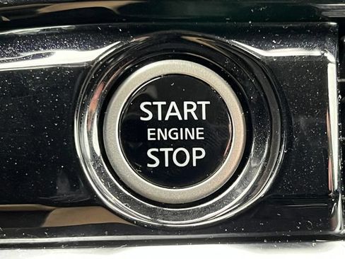 Used 2024 Nissan Pathfinder SV AWD/4WD image 28