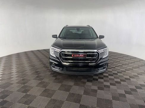 Used 2023 GMC Terrain AT4 image 3