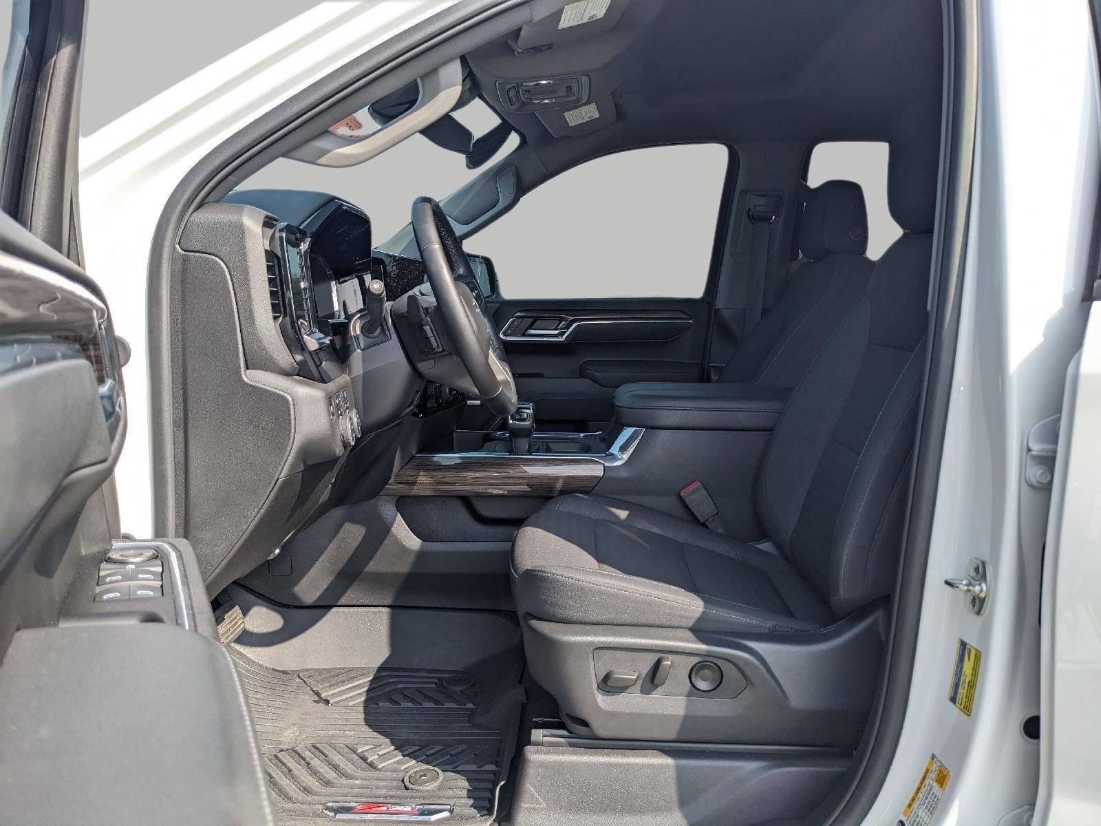 Used 2025 Chevrolet Silverado 1500 RST AWD/4WD image 12