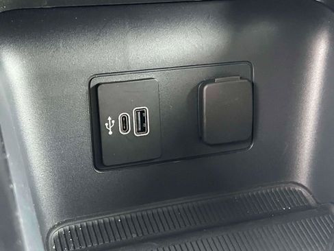 Used 2026 Ford Explorer Active AWD/4WD image 34