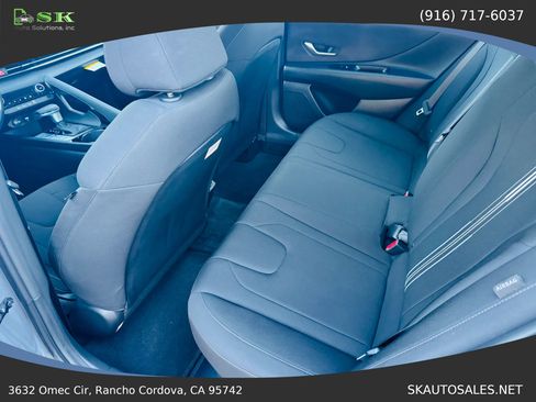 Used 2025 Hyundai Elantra Hybrid FWD image 20