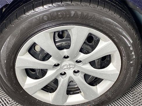 Used 2023 Toyota Corolla LE image 27