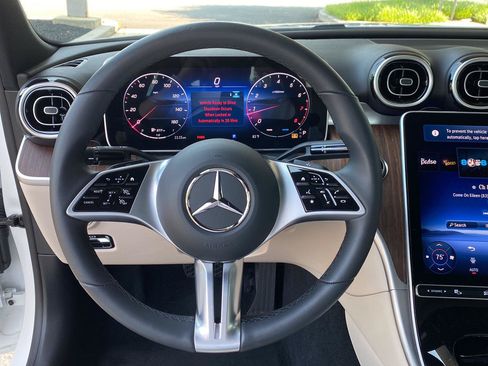 Used 2025 Mercedes-Benz C 300 4MATIC Sedan image 39