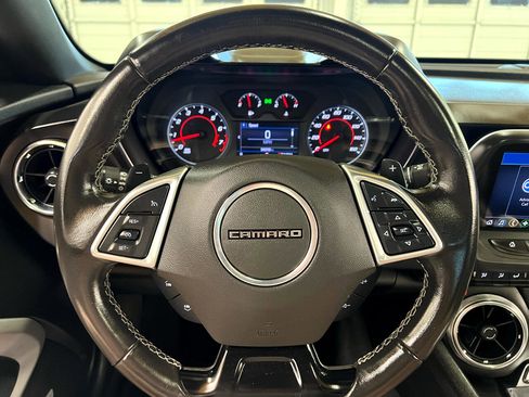 Used 2022 Chevrolet Camaro LT w/ Technology Package image 15