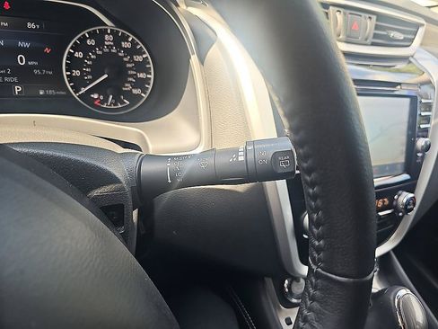 Used 2016 Nissan Murano SL FWD image 21
