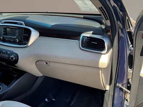 Used 2017 Kia Sorento AWD image 24