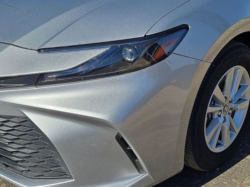 Used 2025 Toyota Camry LE image 10