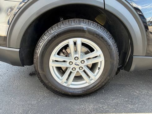 Certified 2022 Ford Explorer XLT w/ Equipment Group 202A AWD/4WD image 45