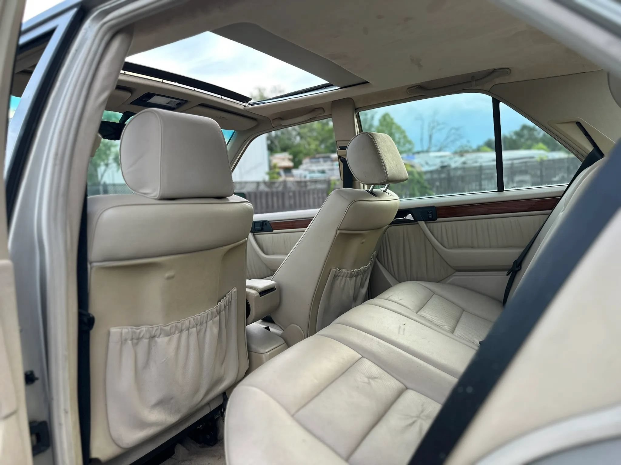 Used 1994 Mercedes-Benz E 320 Sedan image 32