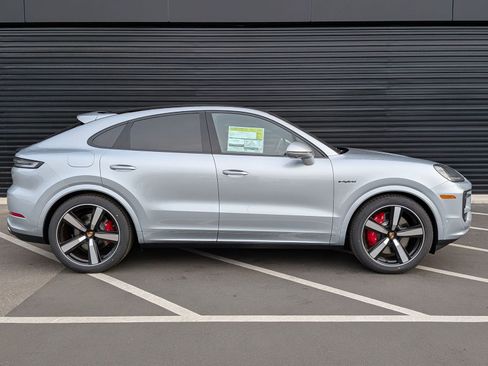 New 2026 Porsche Cayenne S image 8