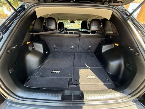 Used 2019 Jeep Cherokee Latitude Plus image 24