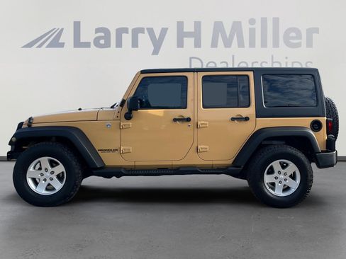 Used 2013 Jeep Wrangler Unlimited Sport image 2