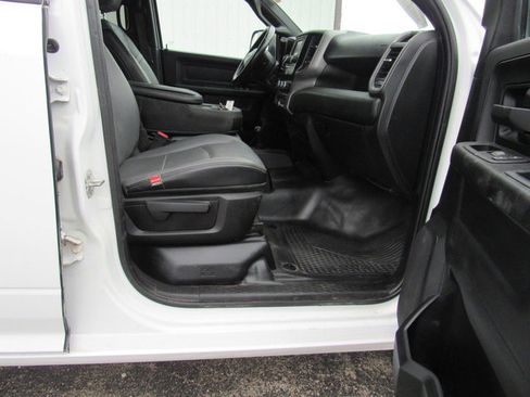 Used 2022 RAM 3500 Tradesman w/ Chrome Appearance Group AWD/4WD image 13