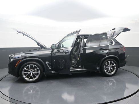 Used 2024 BMW X5 xDrive40i w/ Premium Package image 41